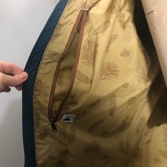 Womens Grey Sweater. 30” pit to pit - Picture 6 of 7